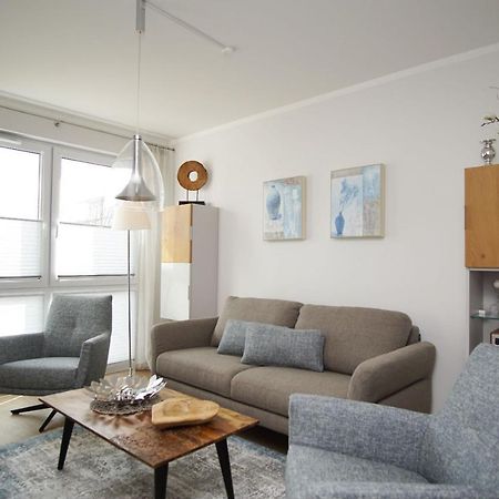 Zentrale Fewo Mit Terrasse, Gratis Nutzung Vom Ahoi Erlebnisbad Und Sauna In Sellin - Villa Anni Fewo 02 ゲーレン エクステリア 写真