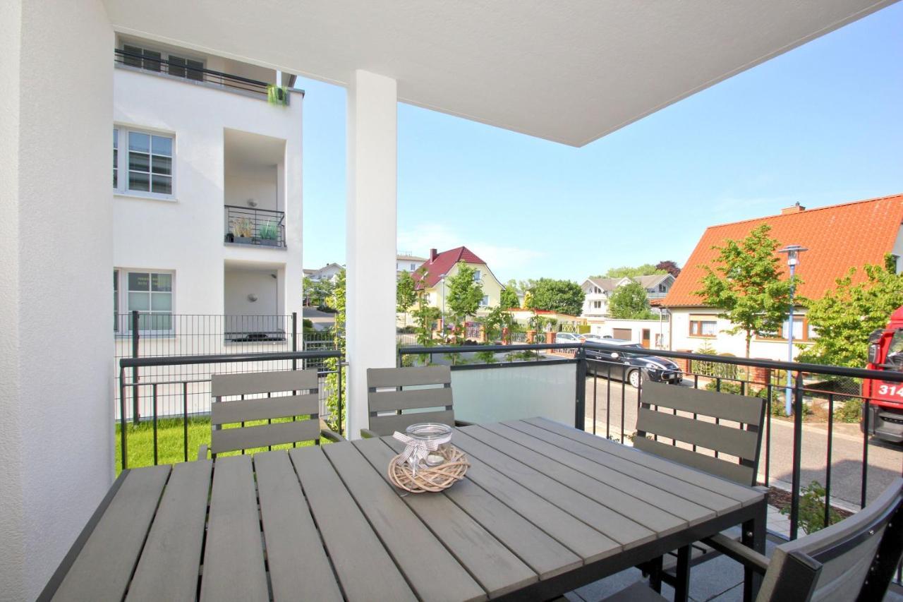Zentrale Fewo Mit Terrasse, Gratis Nutzung Vom Ahoi Erlebnisbad Und Sauna In Sellin - Villa Anni Fewo 02 ゲーレン エクステリア 写真
