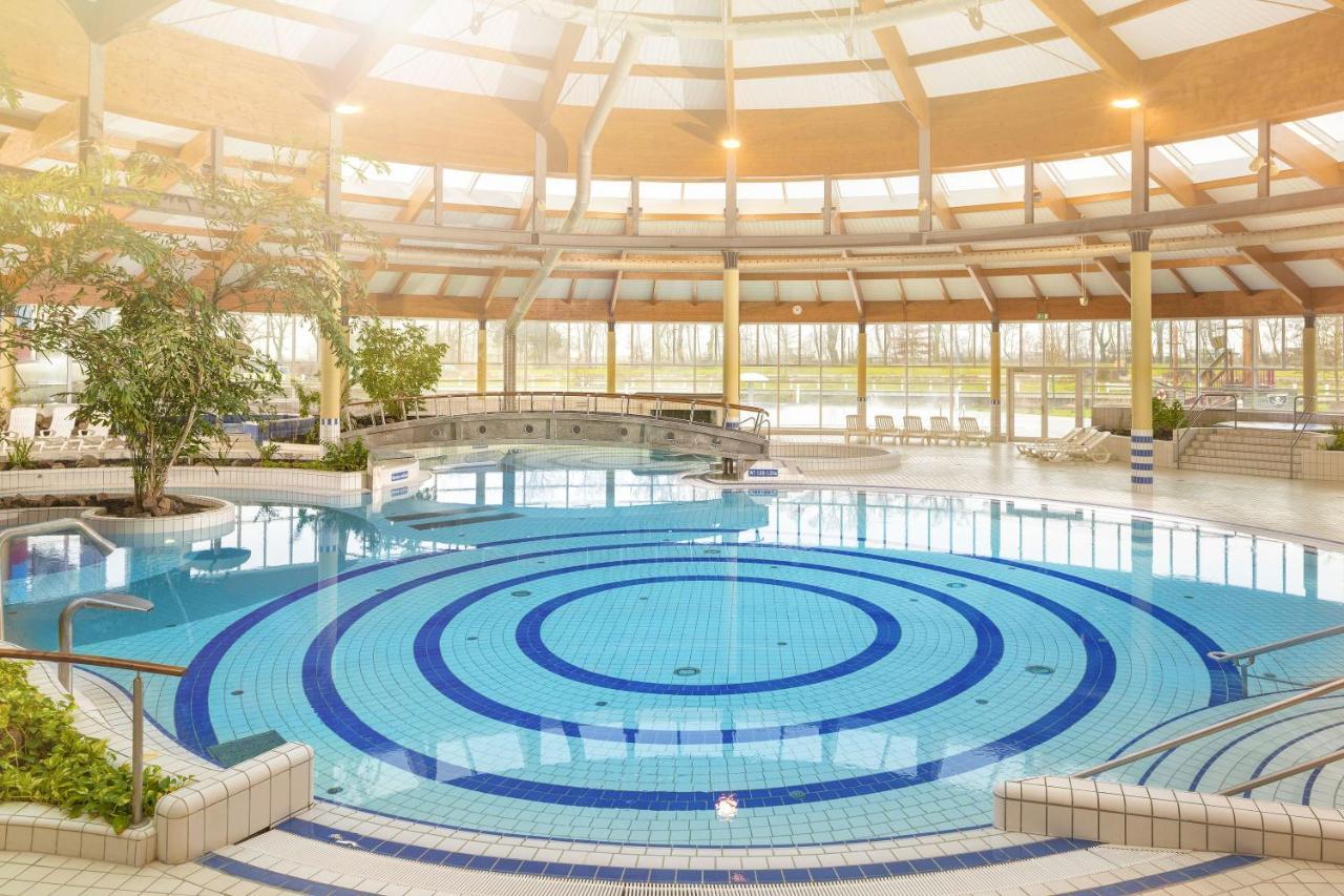 Zentrale Fewo Mit Terrasse, Gratis Nutzung Vom Ahoi Erlebnisbad Und Sauna In Sellin - Villa Anni Fewo 02 ゲーレン エクステリア 写真