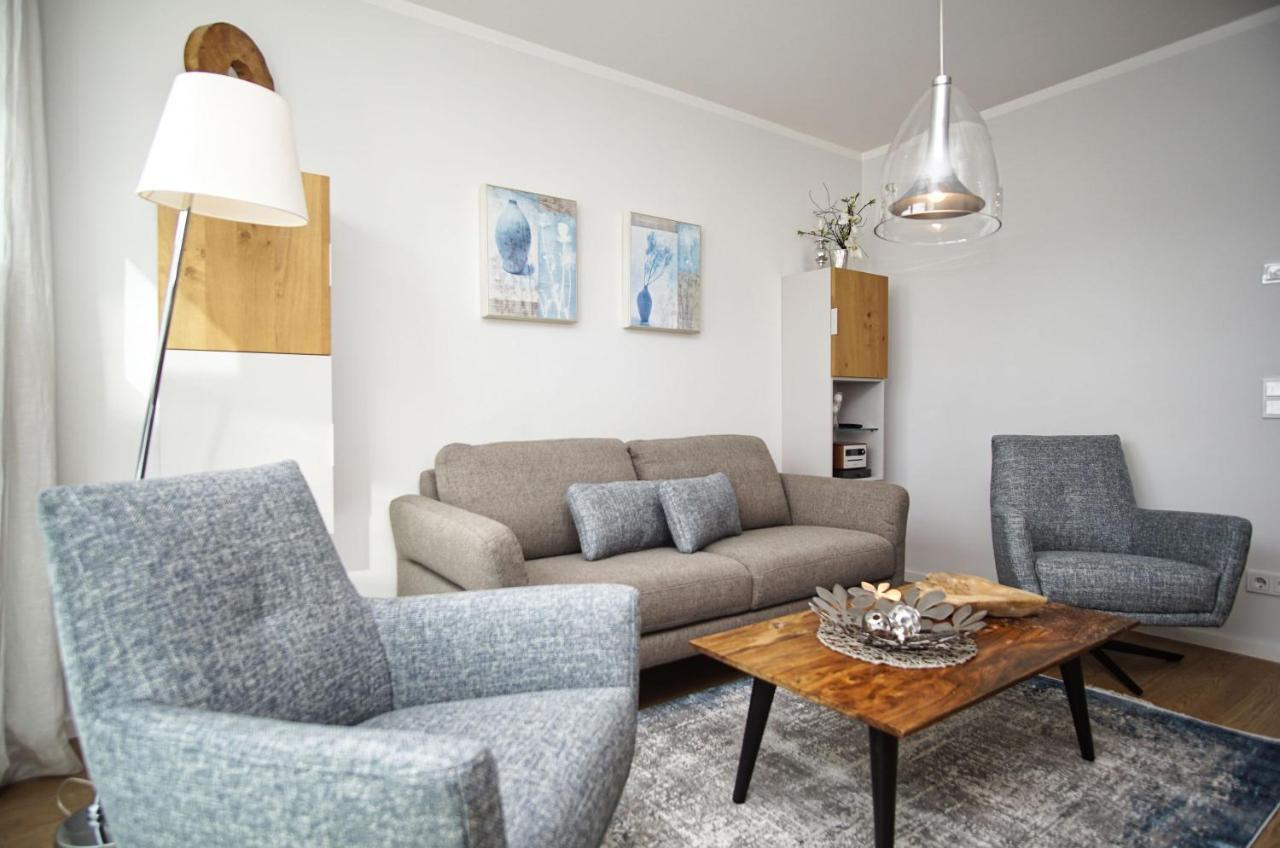 Zentrale Fewo Mit Terrasse, Gratis Nutzung Vom Ahoi Erlebnisbad Und Sauna In Sellin - Villa Anni Fewo 02 ゲーレン エクステリア 写真